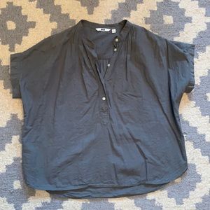 Uniqlo popover shirt
